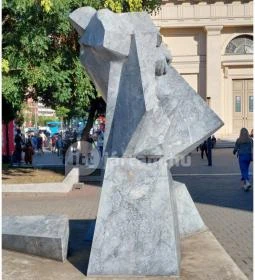 Sztehlo Gábor emlékműve