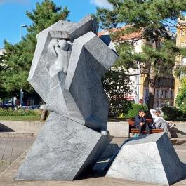Sztehlo Gábor emlékműve Budapest - Külső kép