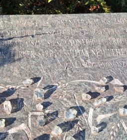 Szupercella emlékmű