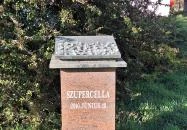 Szupercella emlékmű Battonya