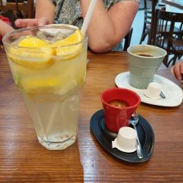 á table! - Etele Plaza Budapest - Étel/ital