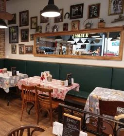 á table! - Etele Plaza