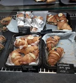 á table! - Etele Plaza