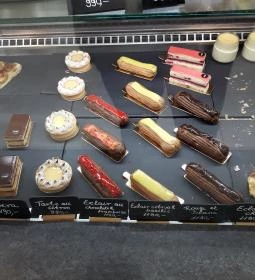 á table! - Etele Plaza