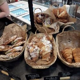 á table! - Etele Plaza Budapest - Étel/ital