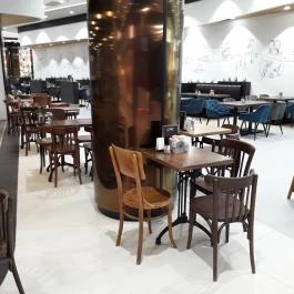 á table! - Etele Plaza Budapest - Belső