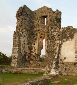 Taliándörögdi Szent András templomrom