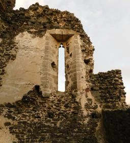 Taliándörögdi Szent András templomrom