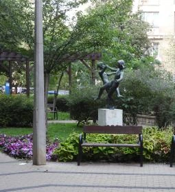 Táncoló lányok parkja