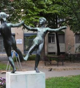 Táncoló lányok parkja