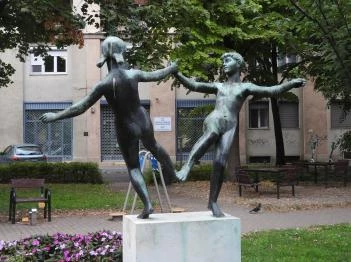 Táncoló lányok parkja Budapest