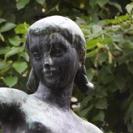 Táncoló lányok parkja Budapest - Külső kép