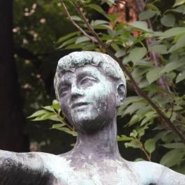 Táncoló lányok parkja Budapest - Külső kép