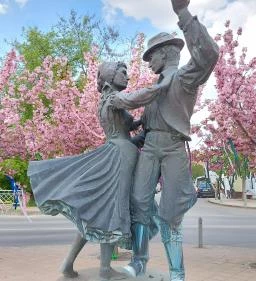 Táncos pár szökőkút