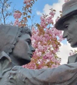 Táncos pár szökőkút