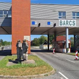 Táncosok Barcs - Külső kép