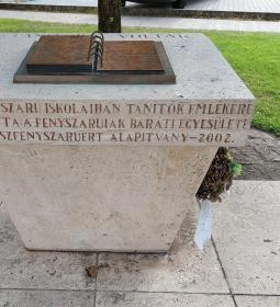 Tanítók emlékműve