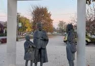 Tanítók szobra Soltvadkert