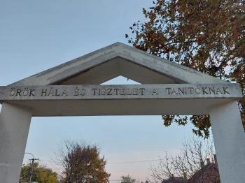 Tanítók szobra Soltvadkert