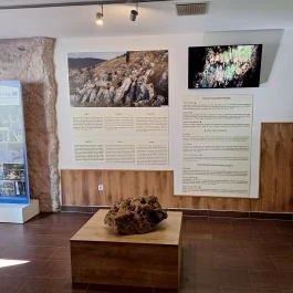 Tapolcai-tavasbarlang Látogatóközpont Tapolca - Egyéb