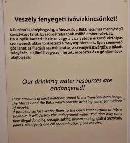 Tapolcai-tavasbarlang Látogatóközpont