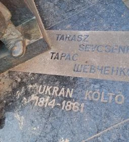 Tarasz Sevcsenko szobra