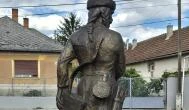Tarcal vezér szobor Tarcal - Külső kép