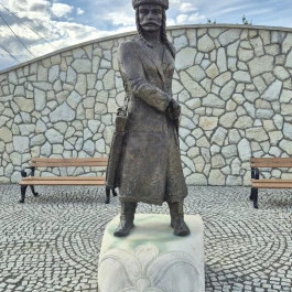 Tarcal vezér szobor Tarcal - Külső kép