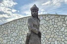 Tarcal vezér szobor Tarcal