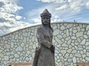 Tarcal vezér szobor Tarcal