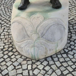 Tarcal vezér szobor Tarcal - Külső kép