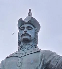 Tas vezér lovasszobra