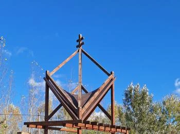 Zarándok kápolna Tass