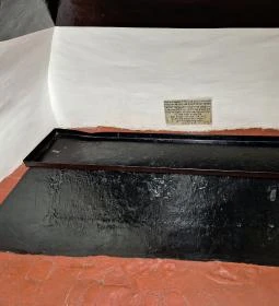 Taub Eizik Izsák sírhelye