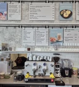 Tejmadár - Etele plaza, Budapest