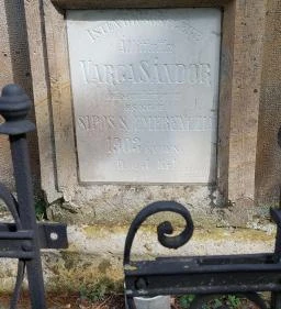 Templomkerti szentháromság-oszlop