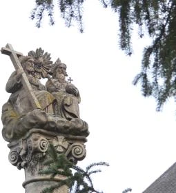 Templomkerti szentháromság-oszlop