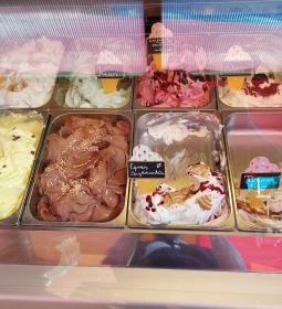 Terasz Fagyizó & Kávézó