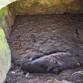 Teréz-forrás, Szarvaskő - Belső