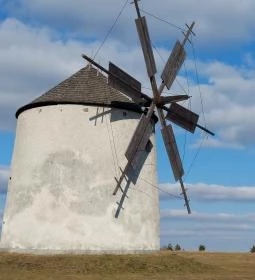 Tési Szélmalmok és Kovácsműhely