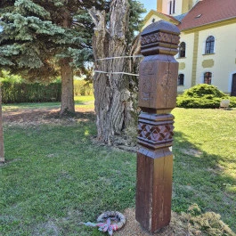 Tessedik-akác Csönge - Külső kép