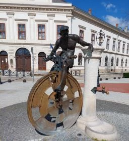 543. legjobb látnivaló: Testvérvárosok Kútja