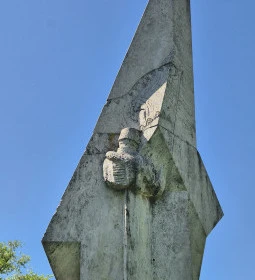 Tétényi csata emlékműve