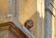 Thököly úti magányos nő szobra Budapest