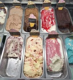 Tibi Cukrászda, Fagyizó