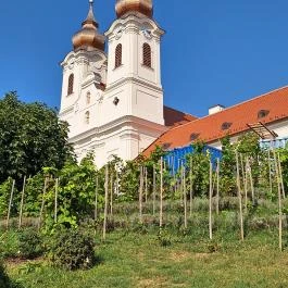 Tihanyi Bencés Apátság Tihany - Külső kép