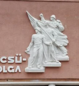 Timföldgyár emlékmű