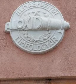 Timföldgyár emlékmű