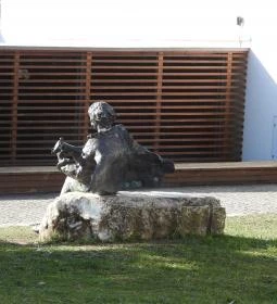 Tinódi Lantos Sebestyén szobor