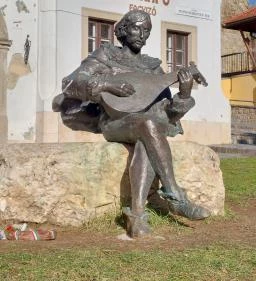 Tinódi Lantos Sebestyén szobor